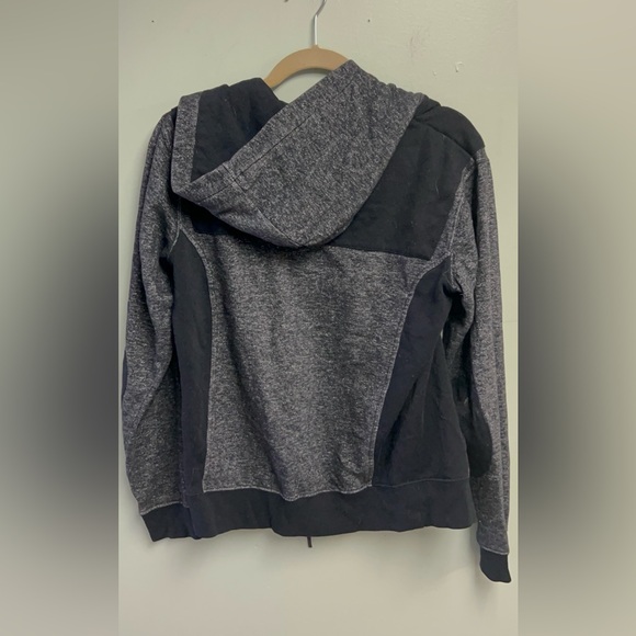 Cotton On Zip-Up - Picture 6 of 6